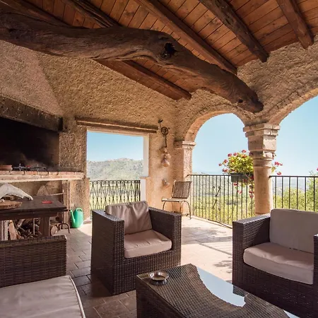 Domus Delle Stelle 1 - Padronale Con Piscina Vila