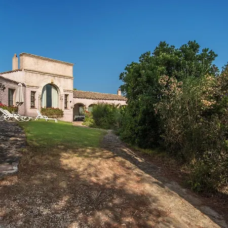 Domus Delle Stelle 1 - Padronale Con Piscina * Pula