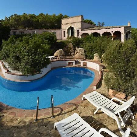 Villa Domus Delle Stelle 1 - Padronale Con Piscina Pula